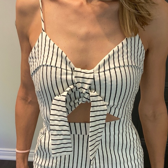 Black and White Pin striped Jumpsuit -Sz M - Picture 3 of 5